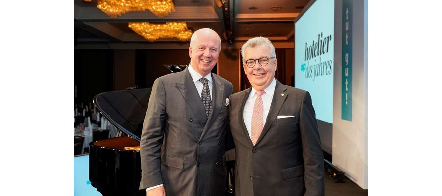 Joachim Marusczyk, founding Managing Director of IntercityHotel GmbH, is honoured at the German Hotel Congress for his life’s work