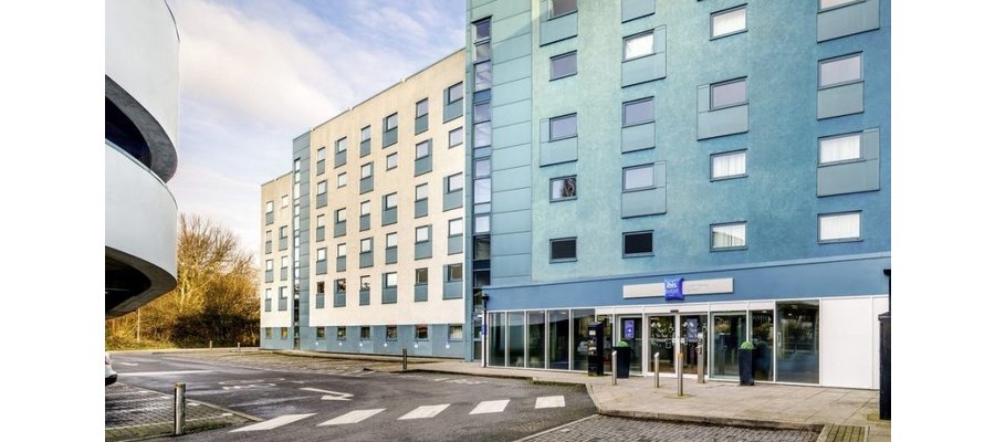 Accor opens dual-branded Ibis and Ibis Budget property close to Heathrow T5
