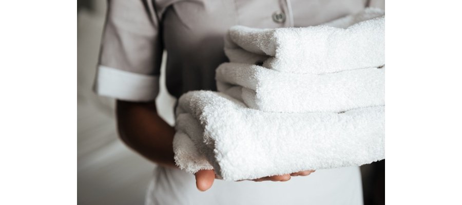 LUXURY HOTELIER SOLUTIONS FOR MANAGING STAFF CHALLENGES
