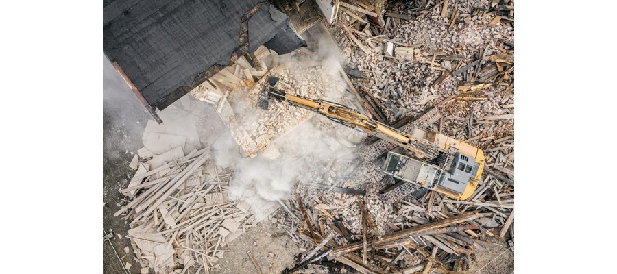 Owner of hotel that breached planning offers to knock down derelict mansion