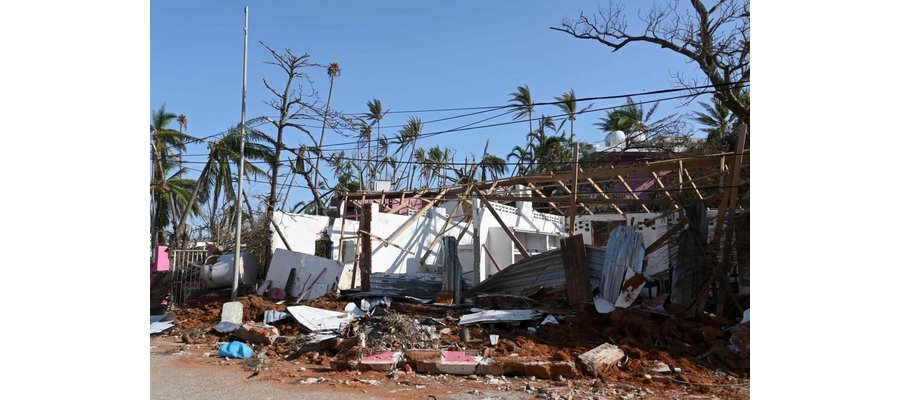 Hurricane wrecks Tarzan star’s Acapulco hotel where Elizabeth Taylor, Orson Welles, Errol Flynn once stayed, and destroys his ‘Tarzan House’