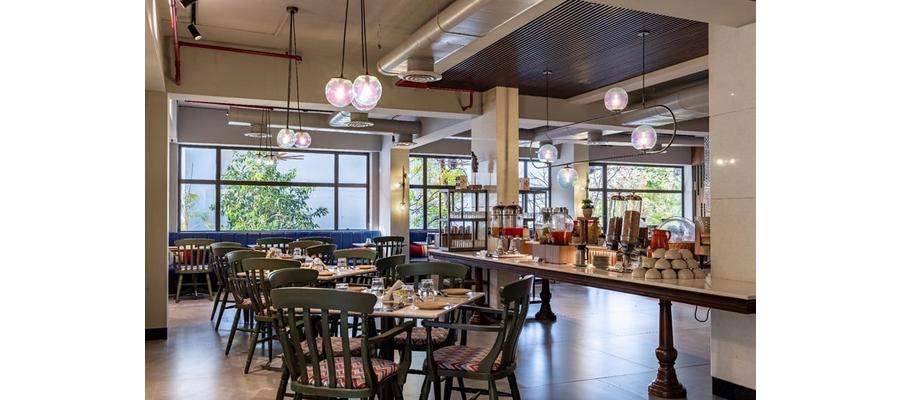 Balancing comfort and conservation: Exploring the intersection of technology and sustainability in hospitality