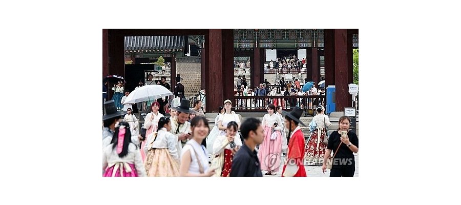 관광객 몰리는데 객실은 없다…활짝 열린 '전성시대'