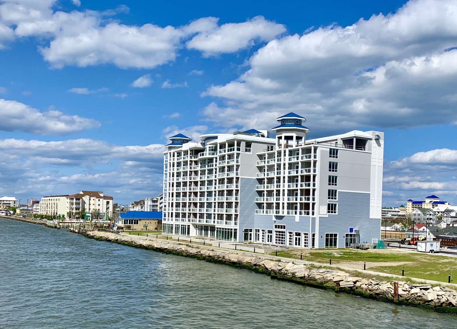 Cambria Hotels оpens Waterfront Hotel in Ocean City, Maryland, and Wine Country Retreat in Sonoma, California
