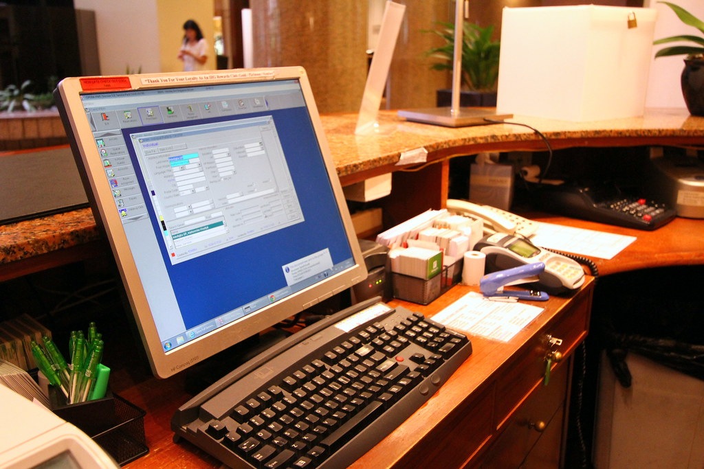 Replacing Hospitality Software – How to Get Out of a Sticky Situation