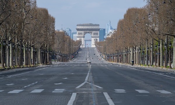 STR Reports Paris Leads Europe in New Year's Hotel Booking Levels