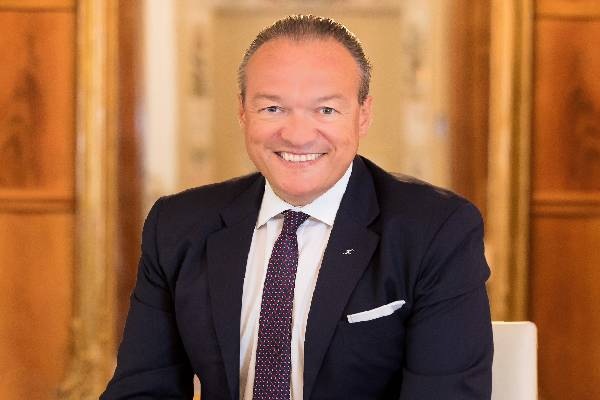 SCHROEDER LEADS KEMPINSKI WITH MORE HUMILITY