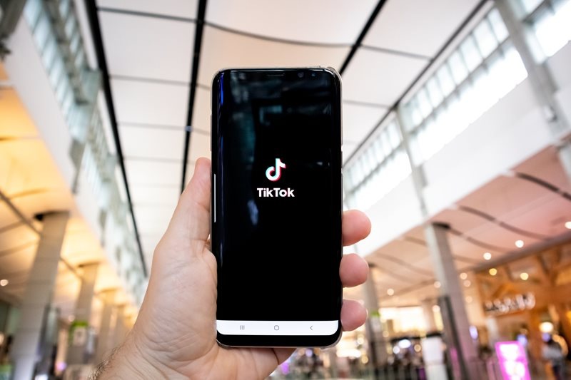 TikTok vs Reels: Everything Hotel Marketers Need to Know