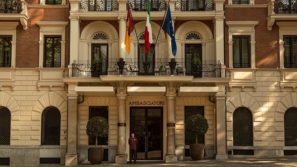 This Historic Hotel in Rome Just Got a Modern Italian Makeover. Here’s a Look Inside.
