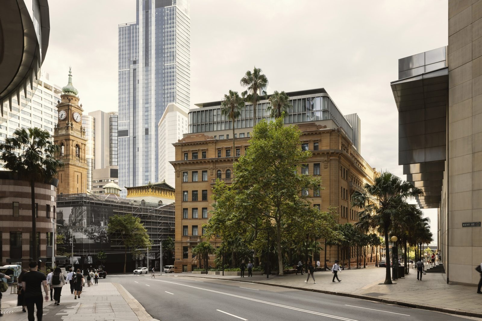 Make retrofits Sydney government offices into five-star hotel