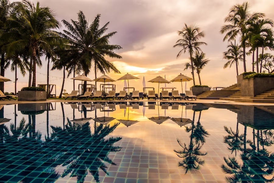 Innovations in the high-end hotel industry