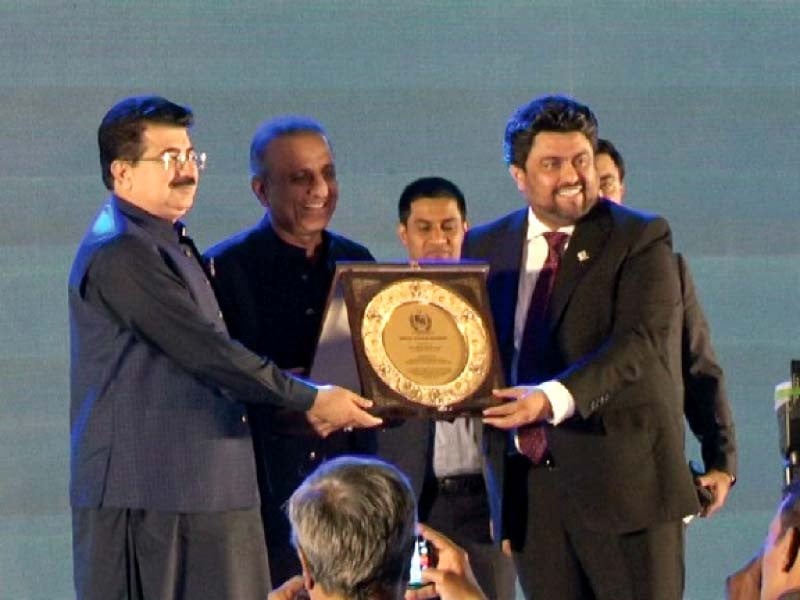 Luxurious 5-star beachfront project unveiled Parkview Beach Resort to be a turning point for country’s economy: Senate Chairman