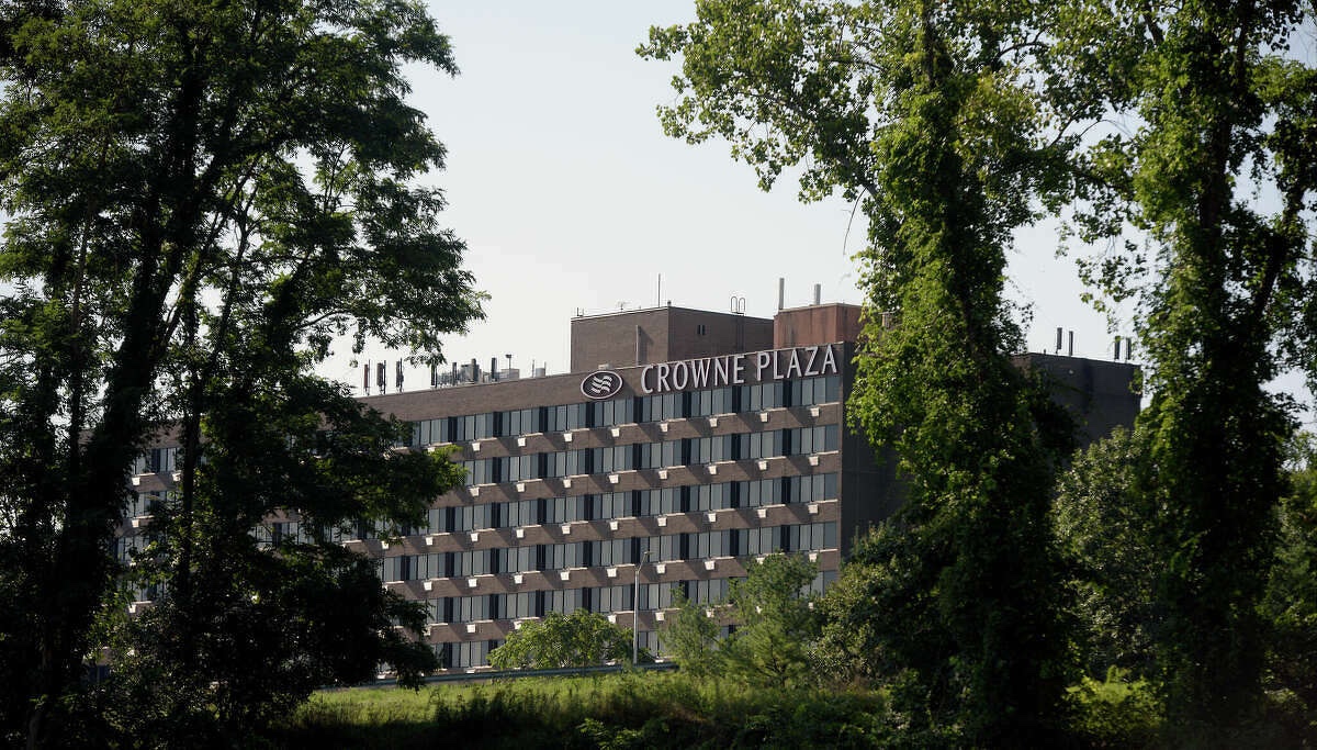 Danbury developer returns with new plan to convert hotel into apartments after first try was denied