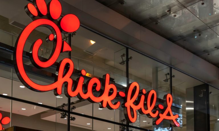 Chick-fil-A Reportedly Tests Robot Servers Amid Diner Concerns Around Automation