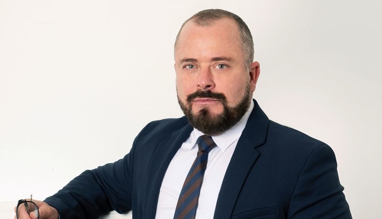 HotelREZ Hotels & Resorts CEO – Mark Lewis