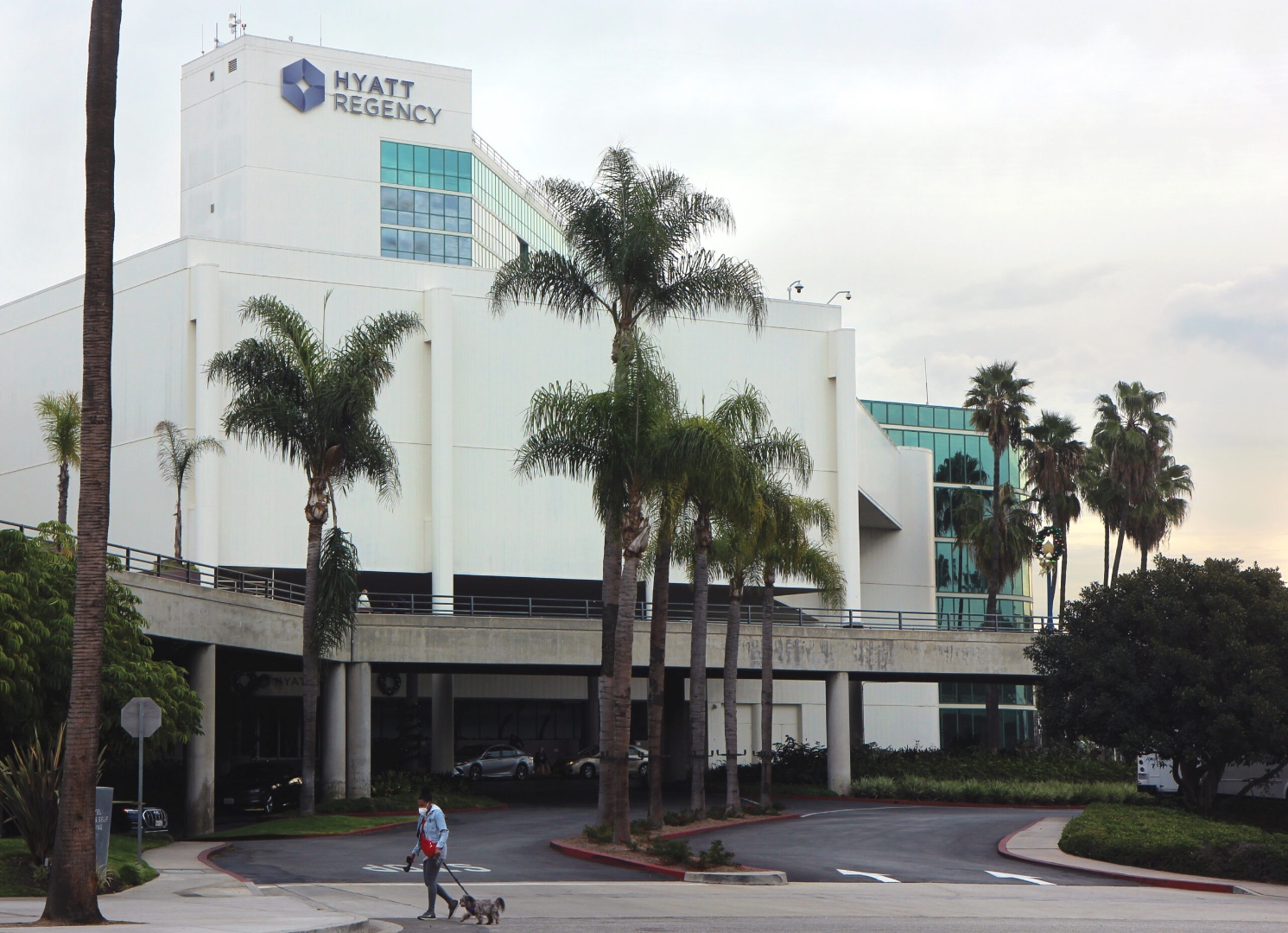 Long Beach Hyatt Regency to pay $4.8M penalty for violating COVID-era rehiring law, state says