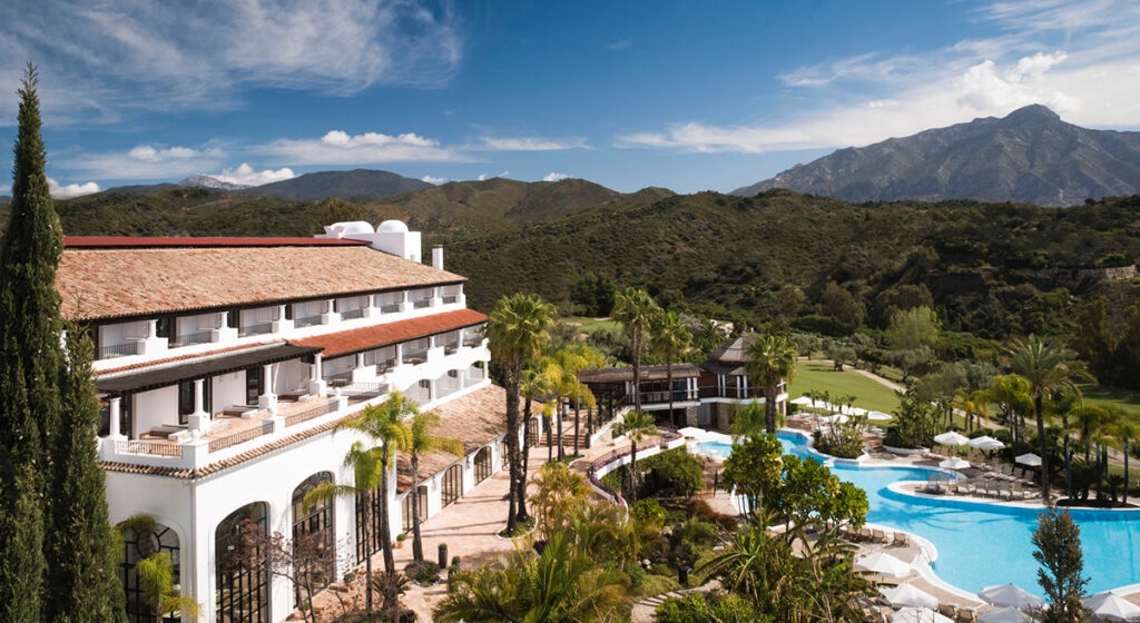 Hotel prices raise the ceiling