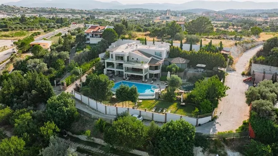 The hotel occupancy rate was 68.8 percent in September, declining by 12 percent from a year ago, says Müberra Eresin, the president of the Hotel Association of Türkiye (TÜROB)