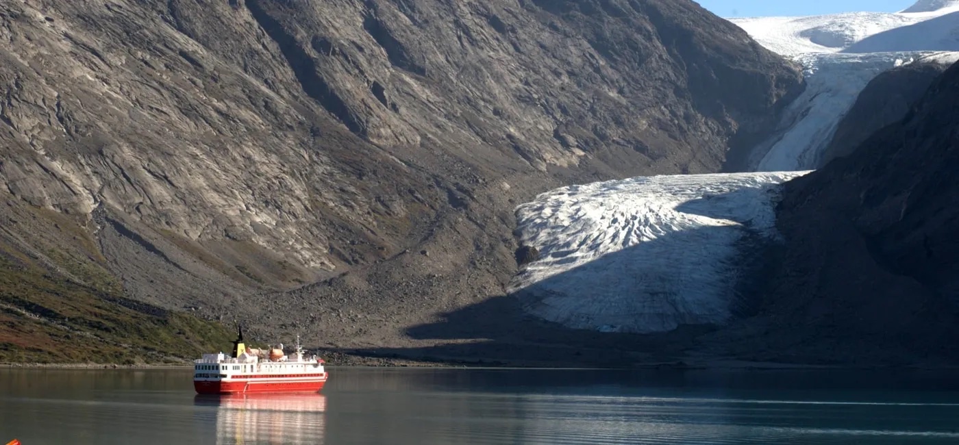 Hurtigruten Partners With Arctic Umiaq Line On Greenland Tourism