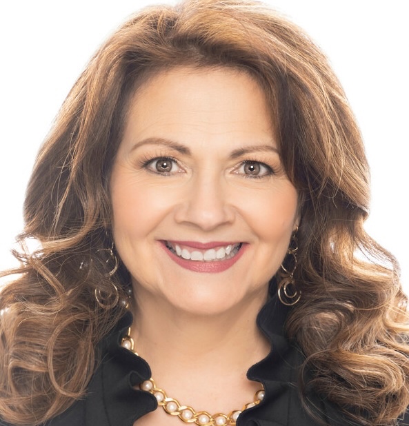 Lynette Montoya, CEO of Latino Hotel Association, Invests in Dream Exchange, Paving the Way for a More Accessible Financial Landscape