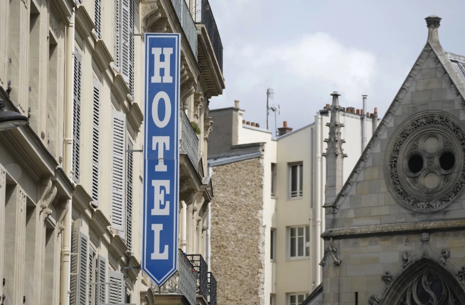 France will carry out 10,000 checks at restaurants, hotels before Paris Games to avoid price hikes