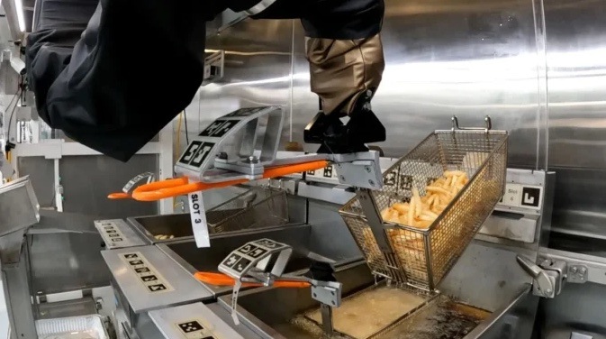 CaliExpress by Flippy to Debut Fully Robotic Restaurant