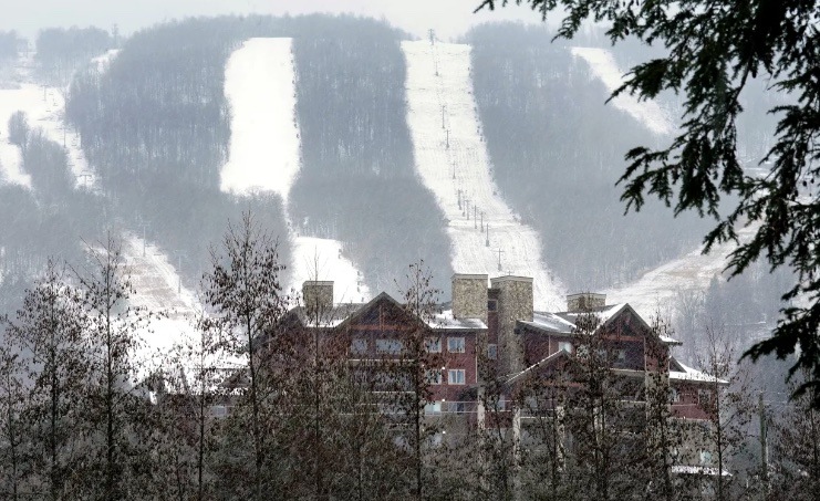 A Ski Resort Rebrands as Ultraexclusive, and Some Locals Feel Left Out