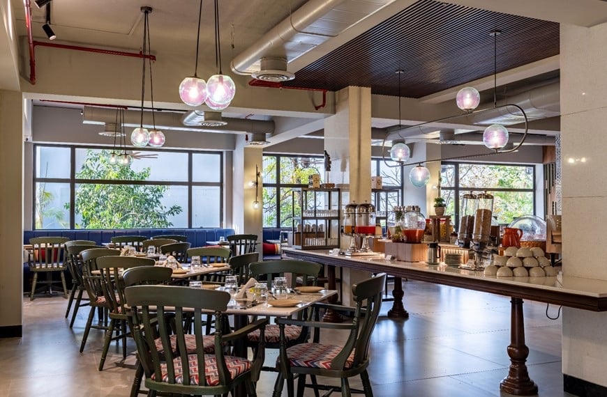 Balancing comfort and conservation: Exploring the intersection of technology and sustainability in hospitality