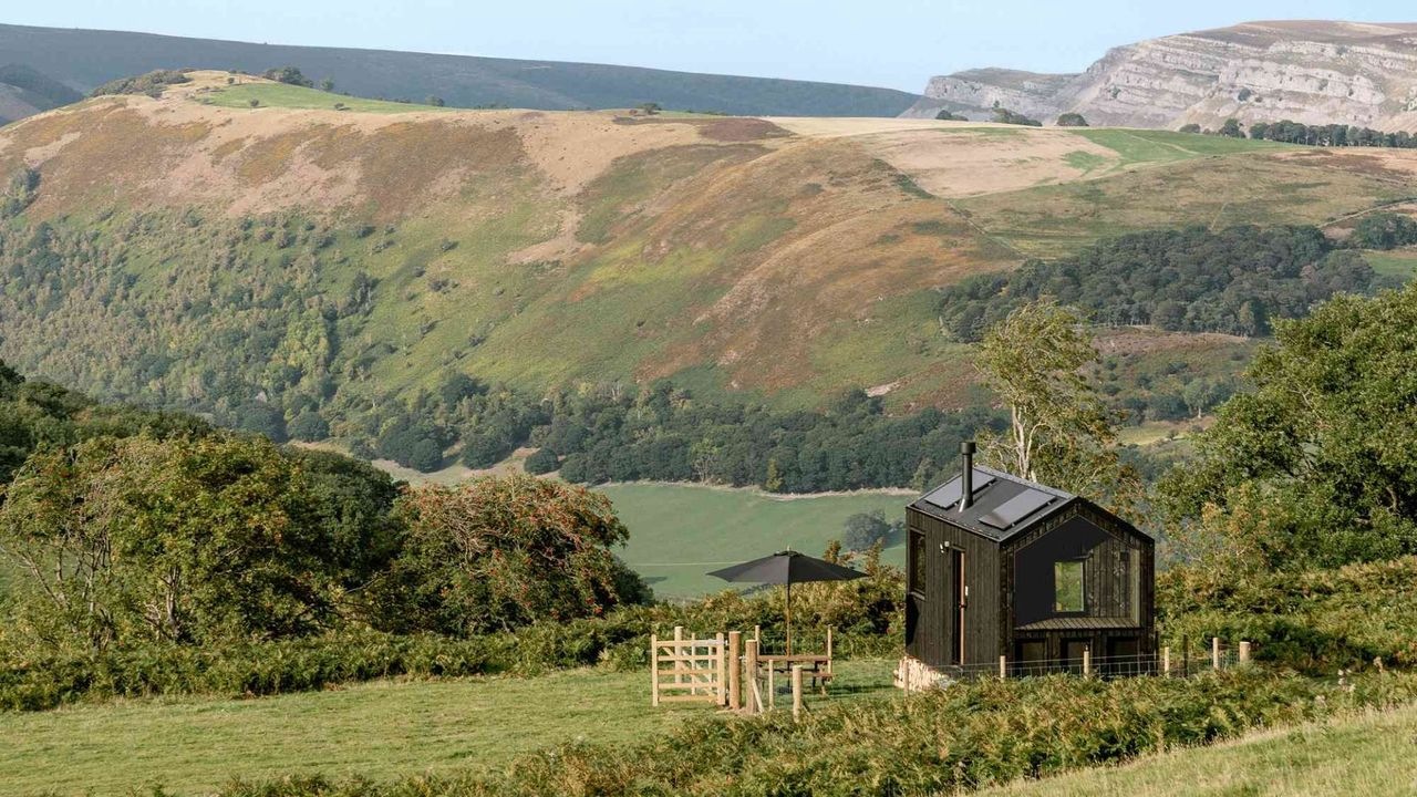 Tech-Free Trips Are On The Rise — From No Wi-Fi Hotels To No Phone Multiday Retreats