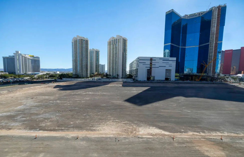 Plans emerge for Las Vegas’ tallest resort on former waterpark site