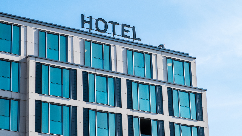 76% of surveyed hotels report staffing shortages